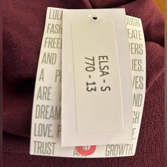 NWT LuLaRoe Elsa Top Small - Picture 3 of 4